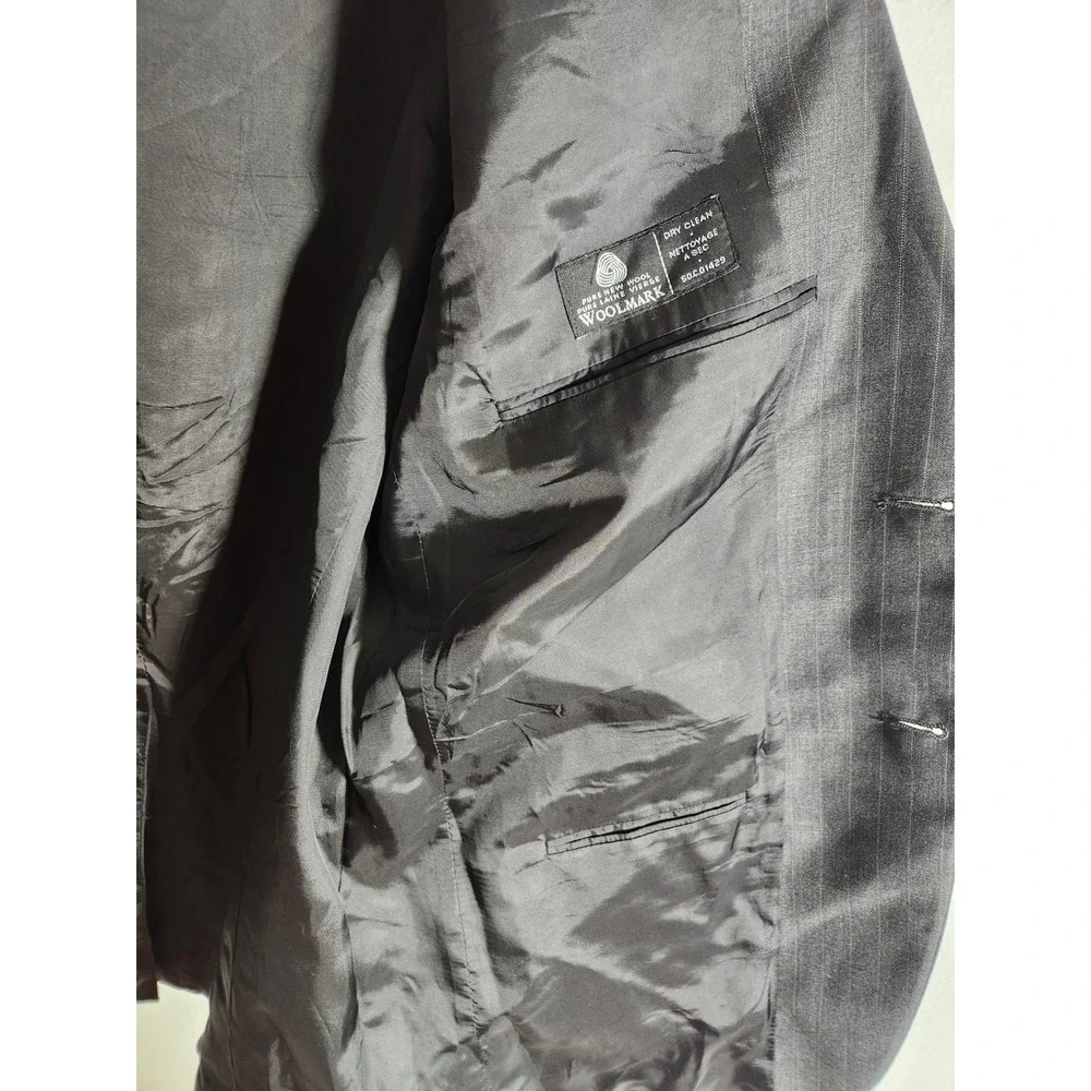Ralph Lauren CHAPS Gray Pinstriped Blazer Two Button‎ Size 42 Regular 36 Waist